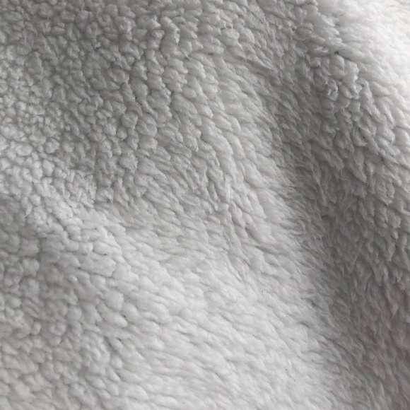 NWOT- Grey Cozy Jacket $50 - Picture 4 of 7